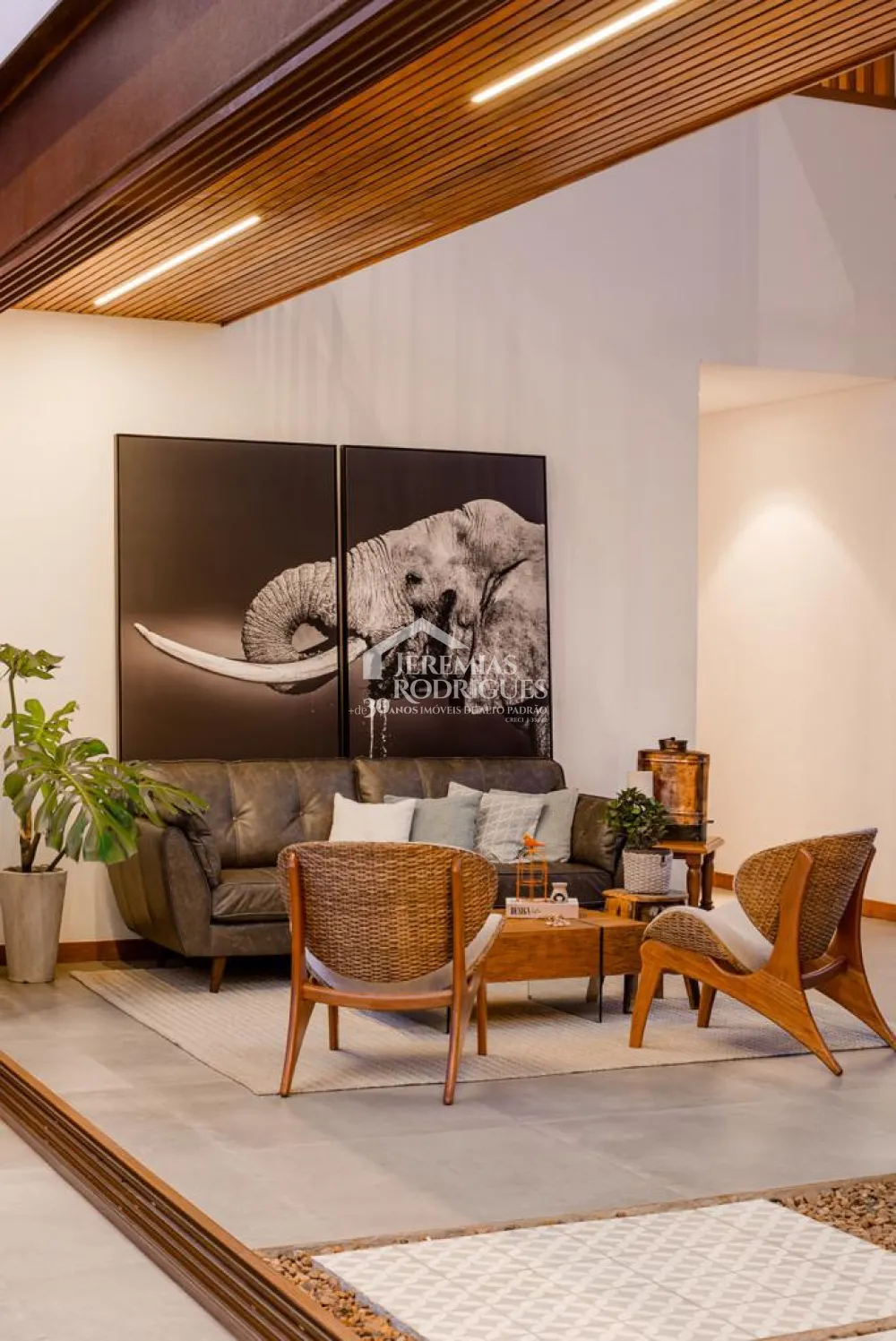 Maravilhosa casa com 5 quartos, 438 m² - Colonial Village II - Pindamonhangaba/SP