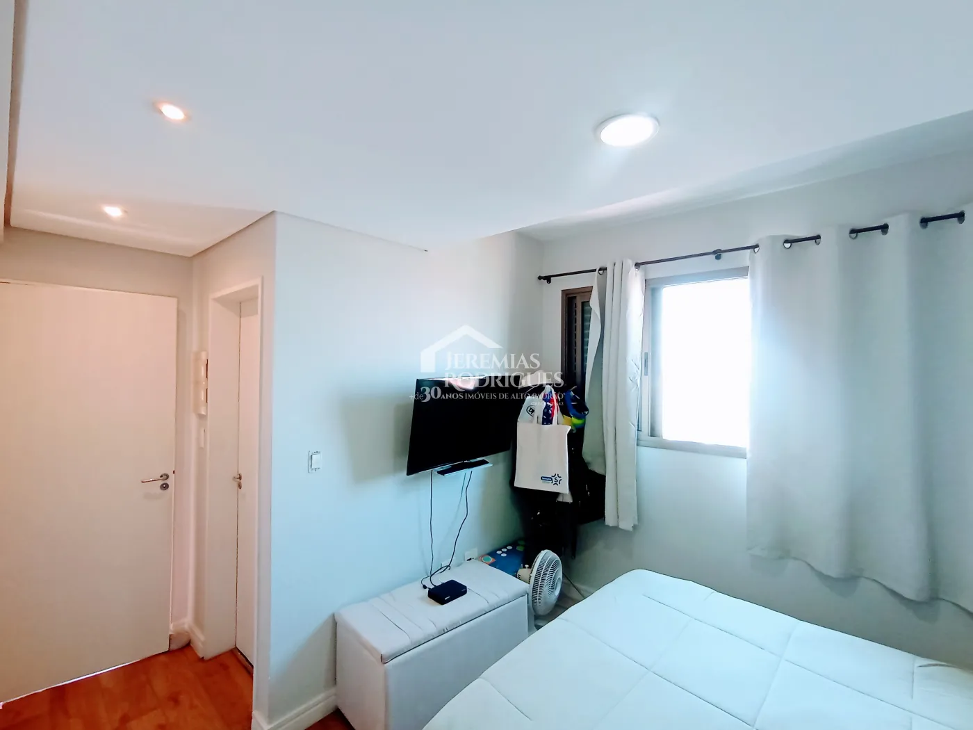 Apartamento à venda com 3 dormitórios no Edifício Jabuticabeiras em Taubaté/SP