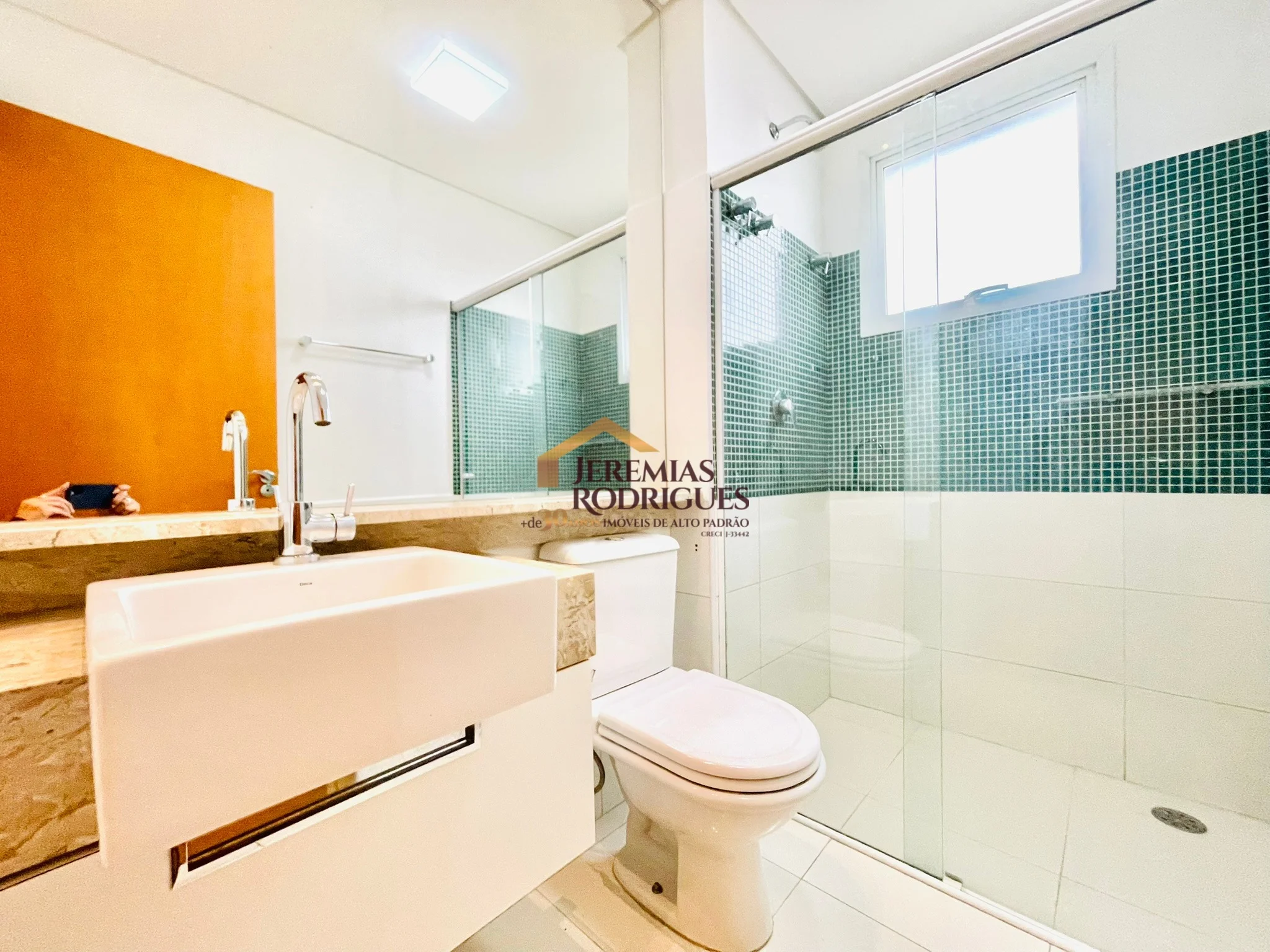 Apartamento Mobiliado para locação e venda no Condomínio Des Arts em Taubaté/SP.