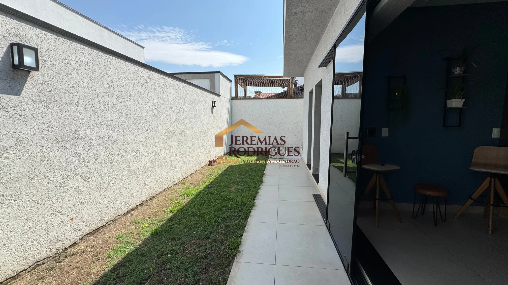 Casa à venda no Condomínio Residencial Tecoara em Taubaté/SP.