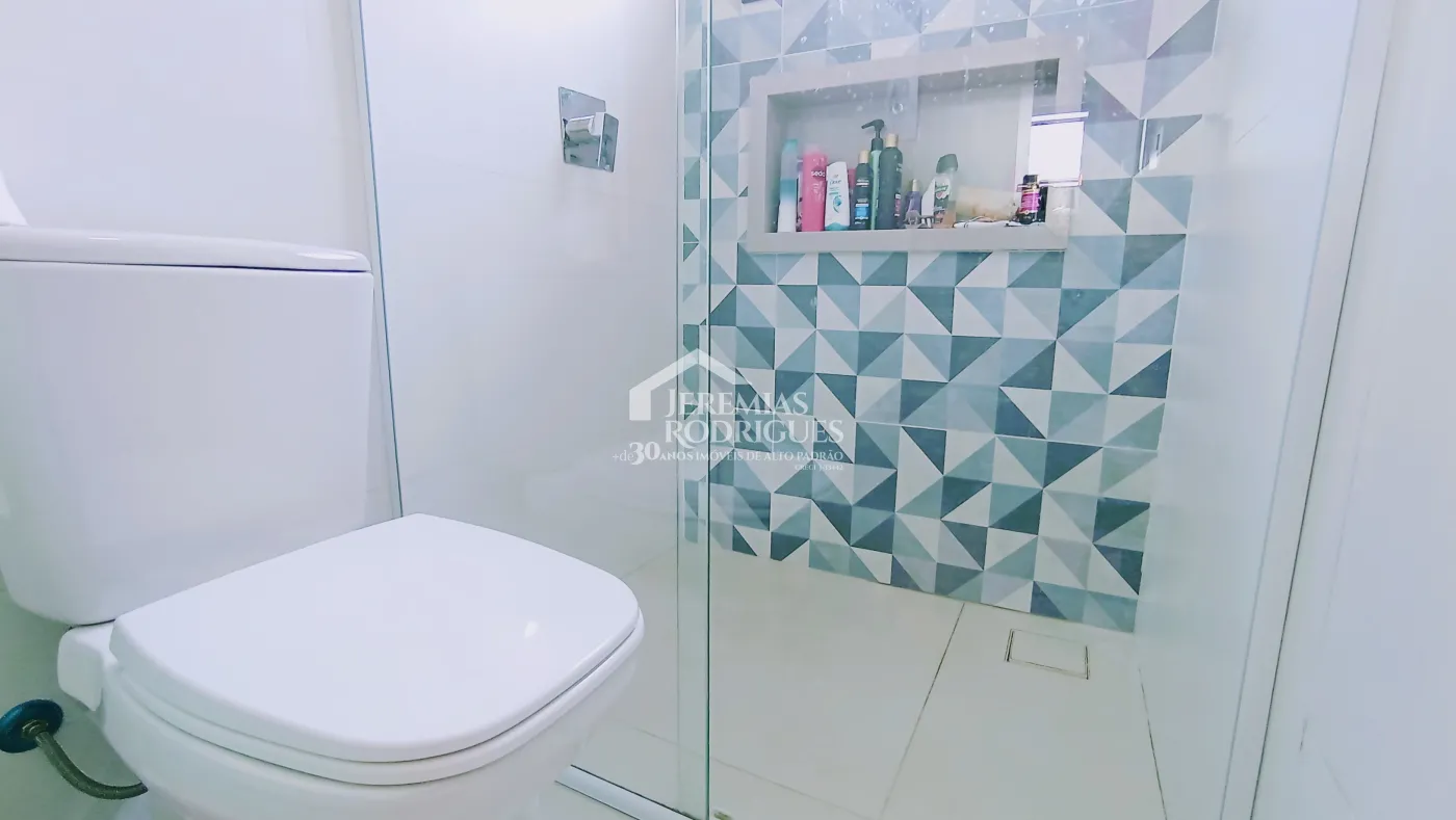 Casa à venda com 3 dormitórios no Condomínio Tecoara em Taubaté/SP.