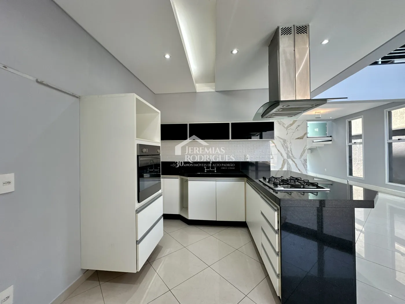 Sobrado com 3 dormitórios, 302 m2 - Condomínio Campos do Conde II - Tremembé/SP.