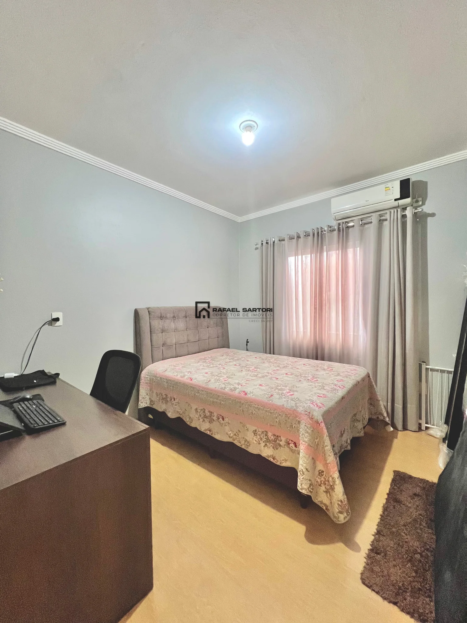 CASA COM 03 QUARTOS NO RAU