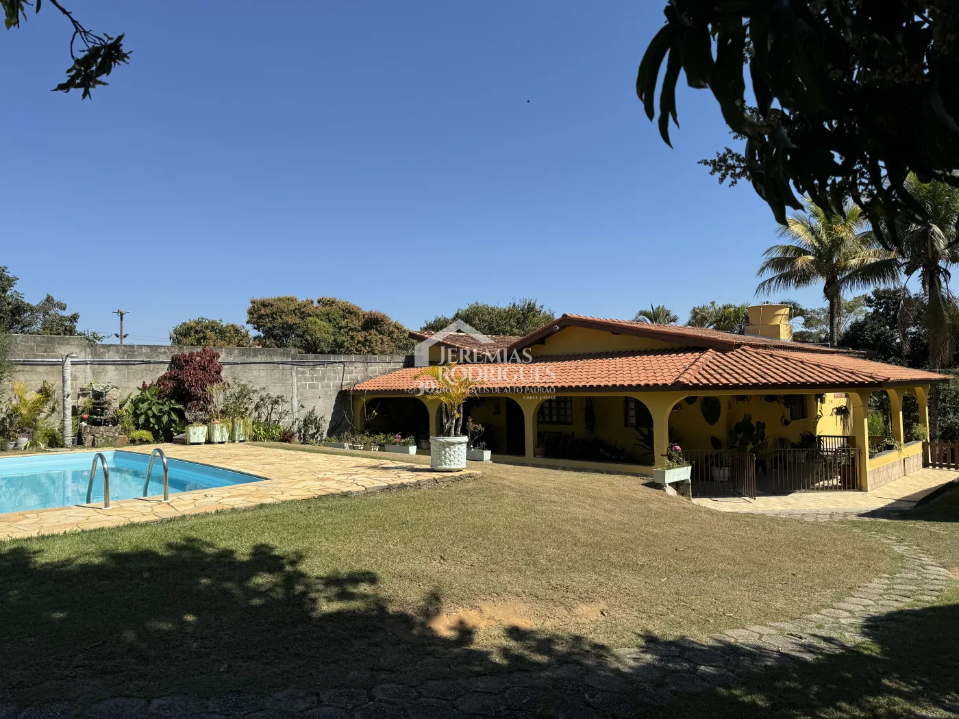 Chácara com 290 m² - bairro Lago Azul - Pindamonhangaba/SP.
