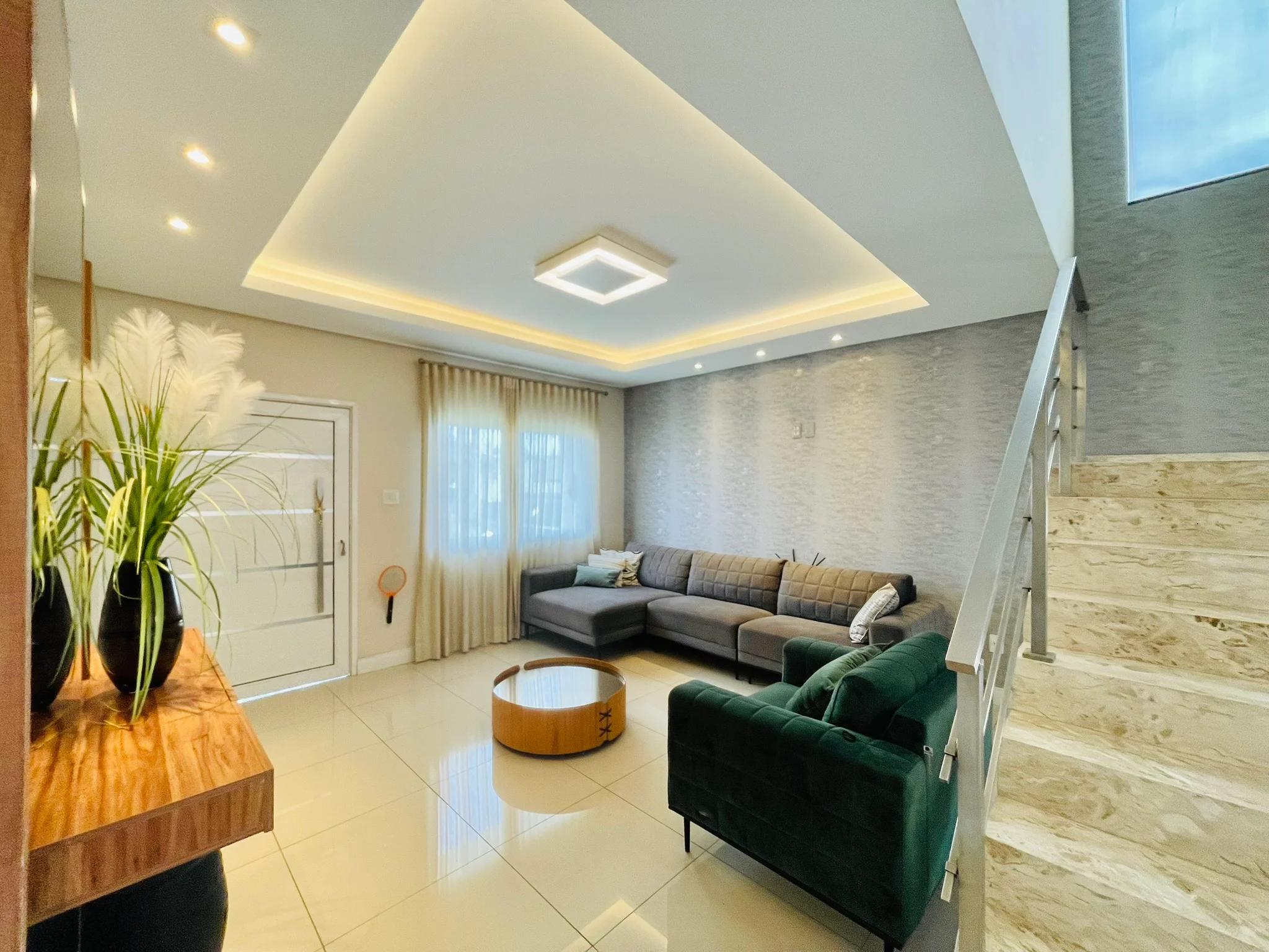 Casa à venda com 3 dormitórios no Condomínio Parque das Araucárias em Tremembé/SP. 