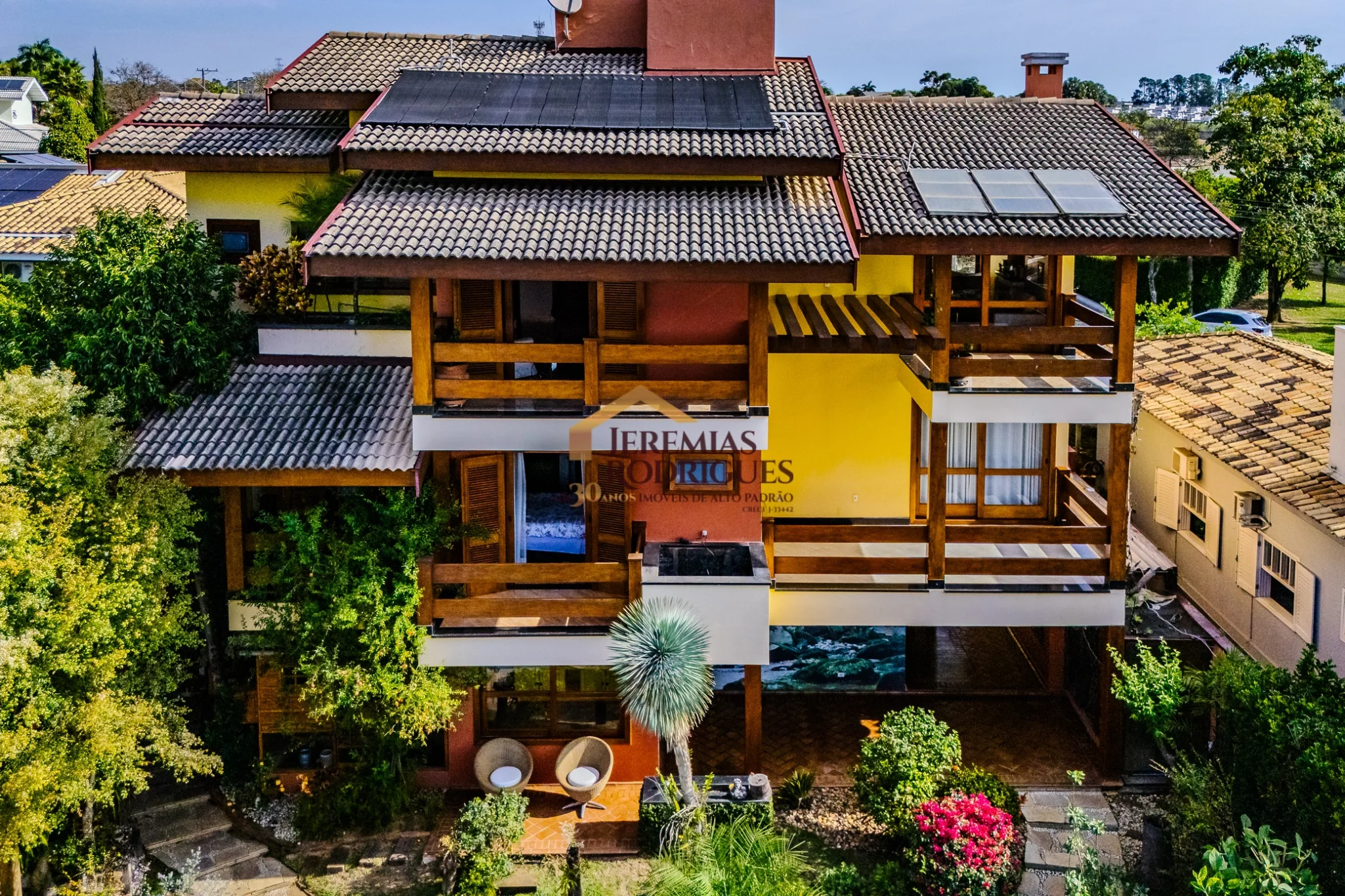 Casa à venda no Condomínio Colonial Village I em Pindamonhangaba/SP.