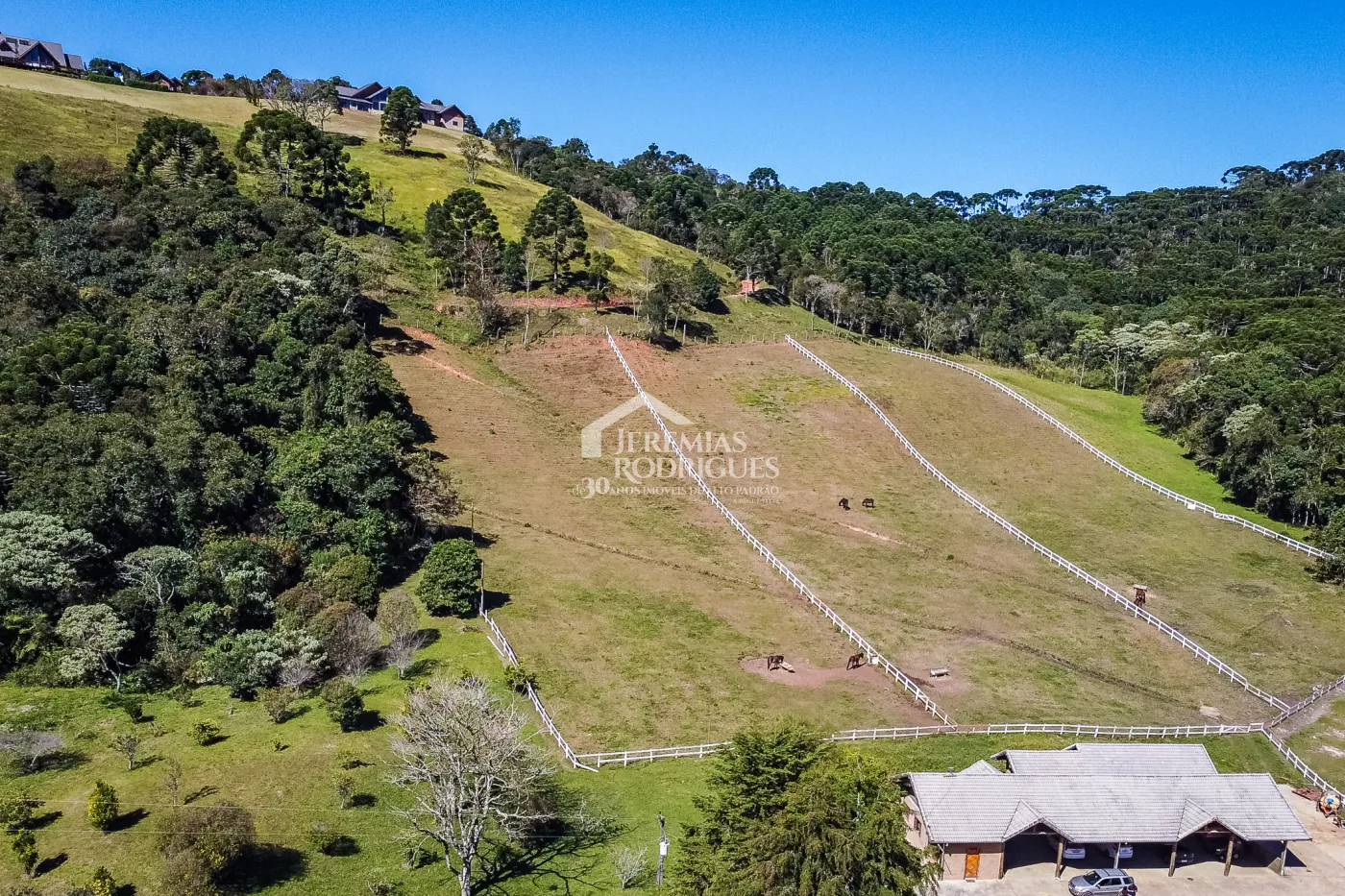 Fazenda com 2.904.000 m² - Sapucaí-Mirim - MG