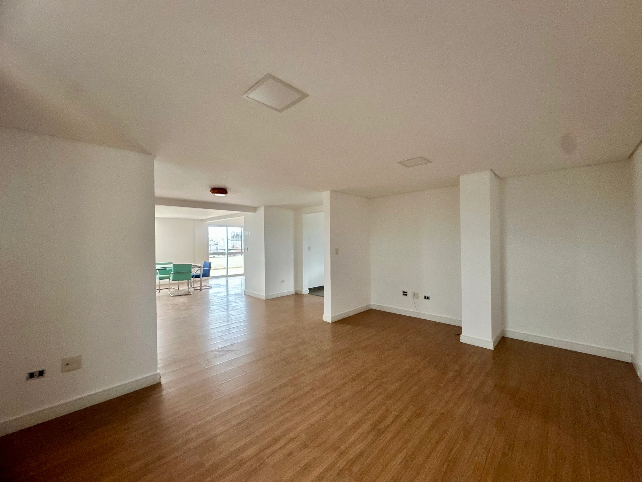 Cobertura duplex para locação no Edifício Placere em Taubaté/SP.