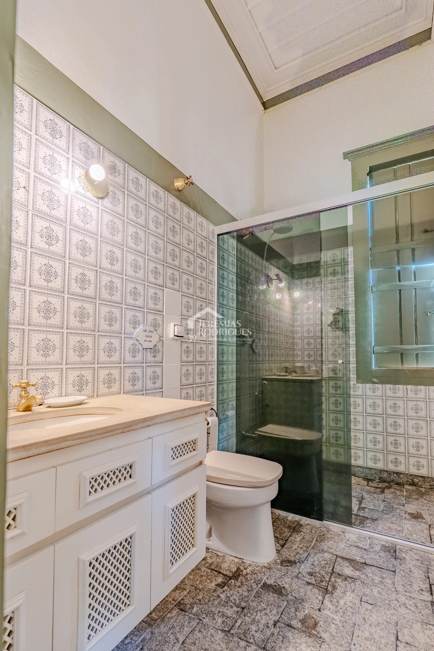 Fazenda à venda com 919,6 hectares em Cachoeira Paulista/SP.