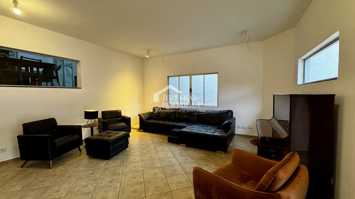 Casa à venda com 5 dormitórios no Condomínio Real Ville em Pindamonhangaba/SP