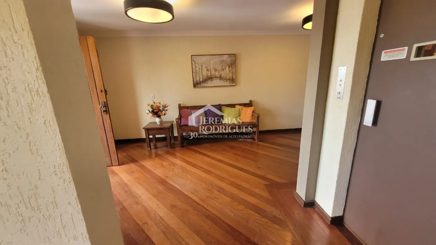 Apartamento à venda com 4 dormitórios, 324m² no Condomínio Le Bourg Saint Maurice em Campos do Jordão/SP.
