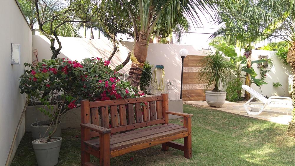 Casa à venda com 4 dormitórios no Condomínio Taubaté Village em Taubaté/SP. 