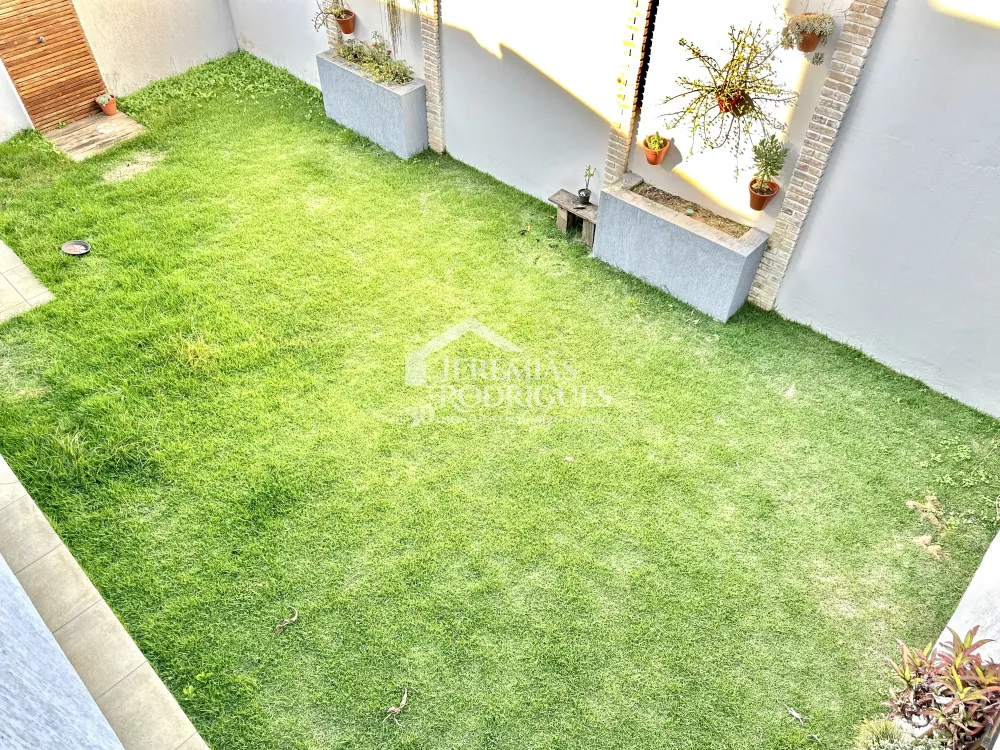 Casa mobiliada para locação no Condomínio Campos do Conde I em Tremembé/SP. 