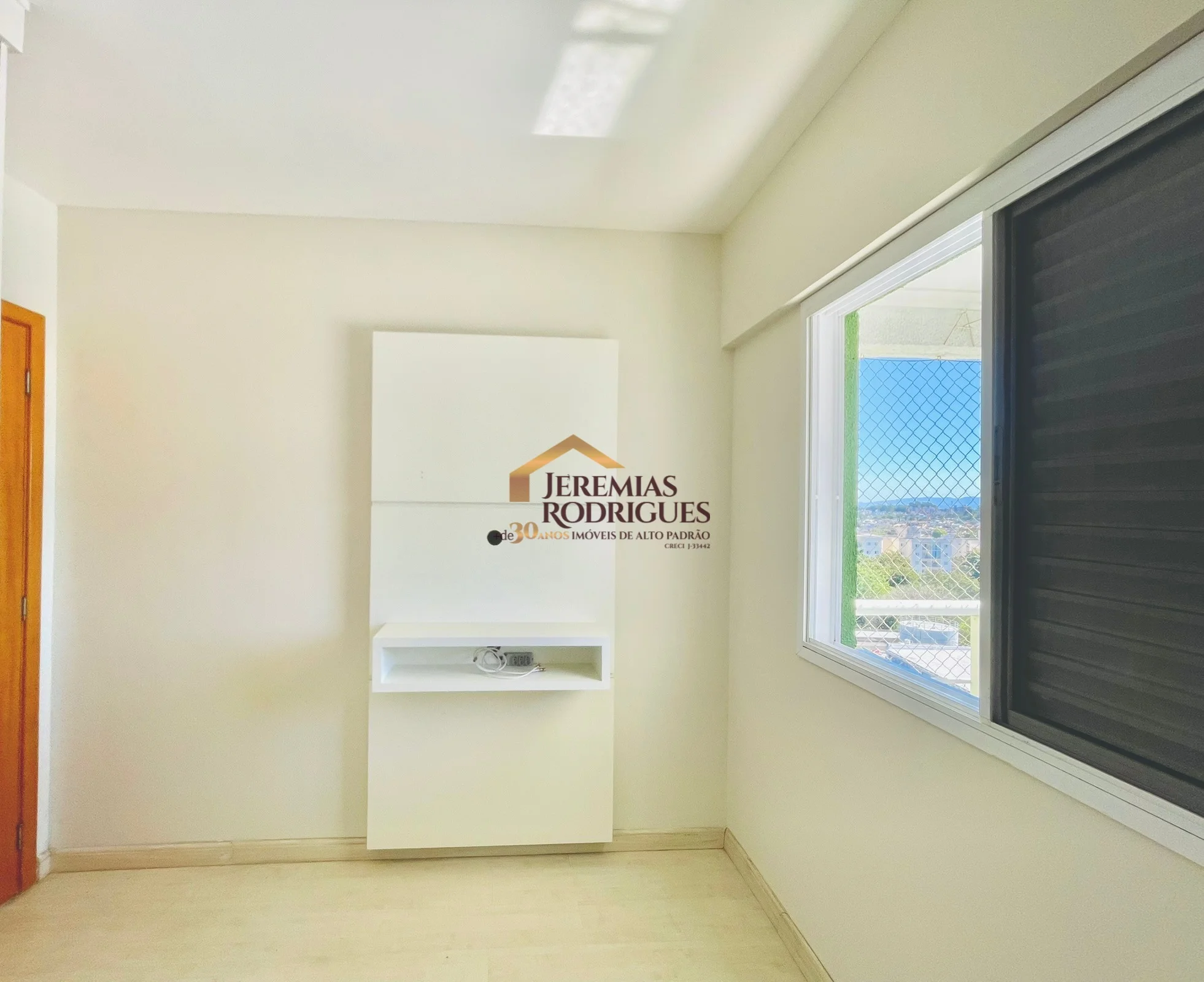 Apartamento para locação no Condomínio Varandas da Mantiqueira em Taubaté/SP.
