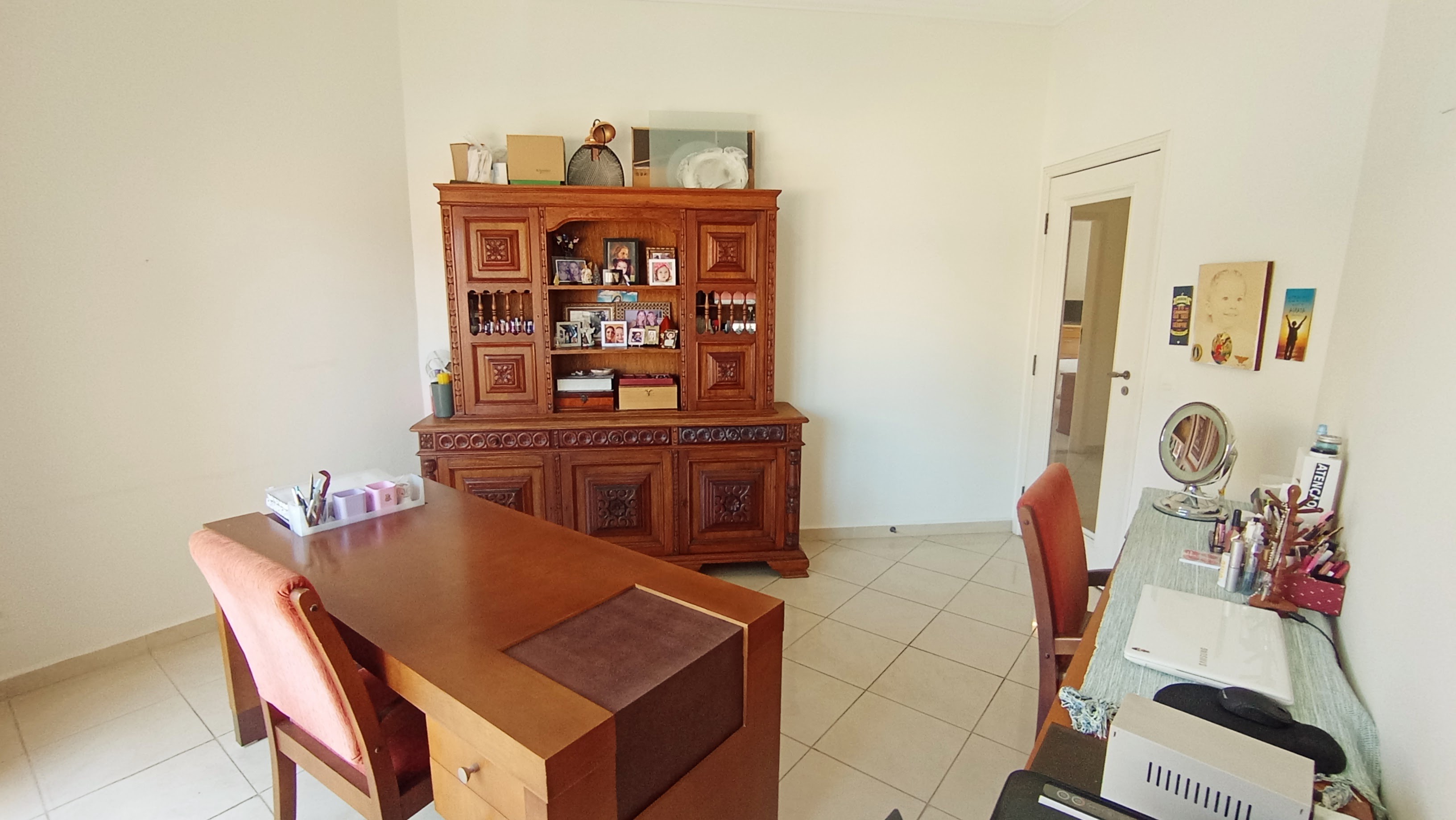 Casa à venda com 4 dormitórios no Condomínio Taubaté Village em Taubaté/SP.
