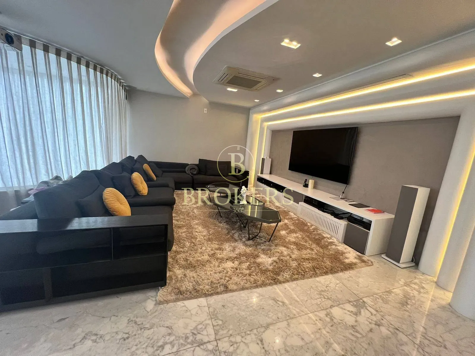 Luxo e sofisticação no Alphaville: Casa triplex mobiliada com 6 suítes, SPA e campo de futebol priv — foto 18
