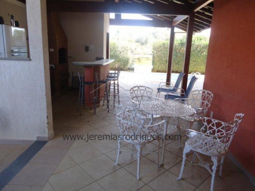 Casa à venda no Condomínio Colonial Village I em Pindamonhangaba/SP