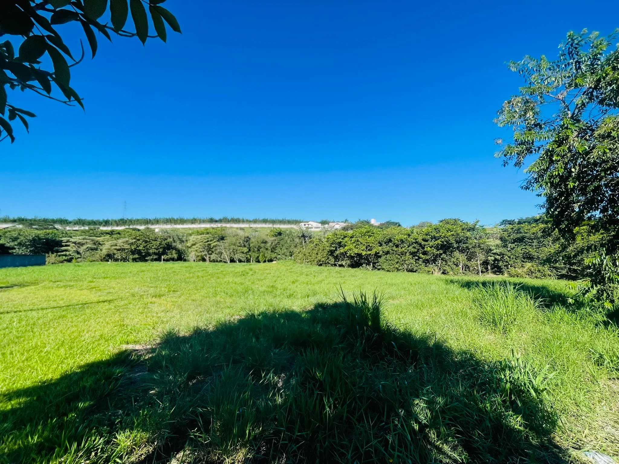 Terreno à venda com 1.500 m² no Condomínio Village da Serra em Tremembé/SP
