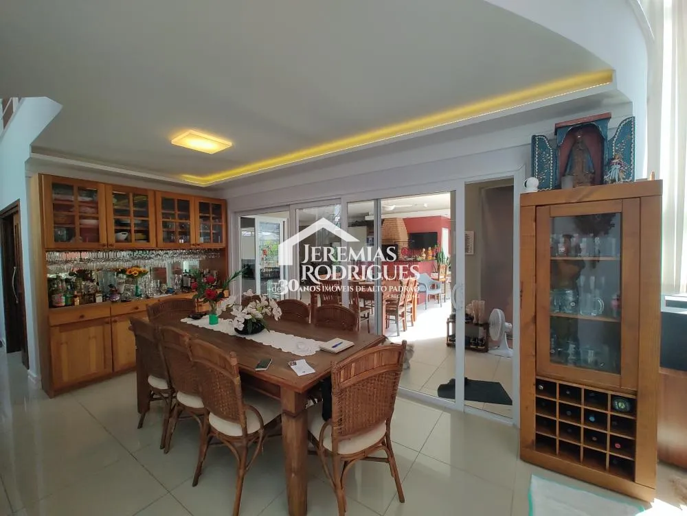 Casa com 3 quartos, 252 m²- Condomínio Campos do Conde Chamboard - Tremembé/SP