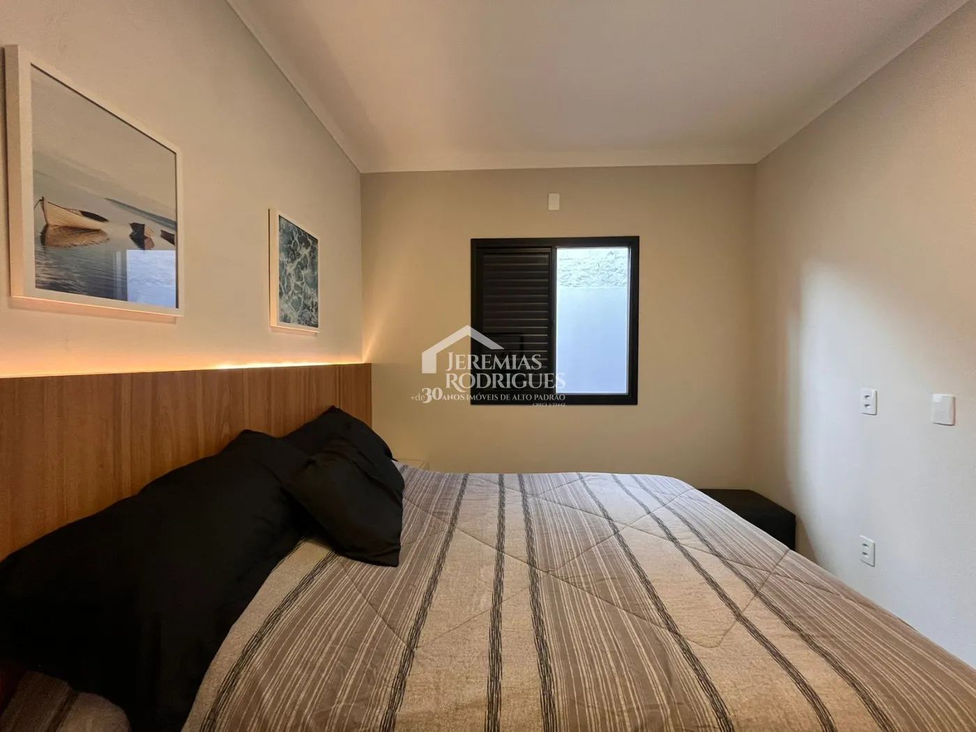 Casa à venda com 3 dormitórios no Condomínio Jardim de Alah em Taubaté/SP