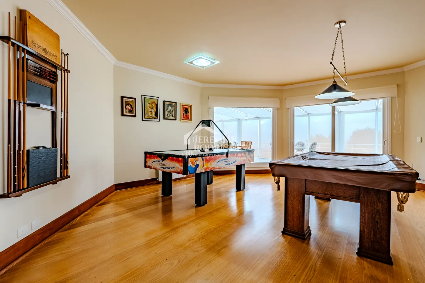 Casa à venda no Parque Pedra do Baú em Campos do Jordão/SP.