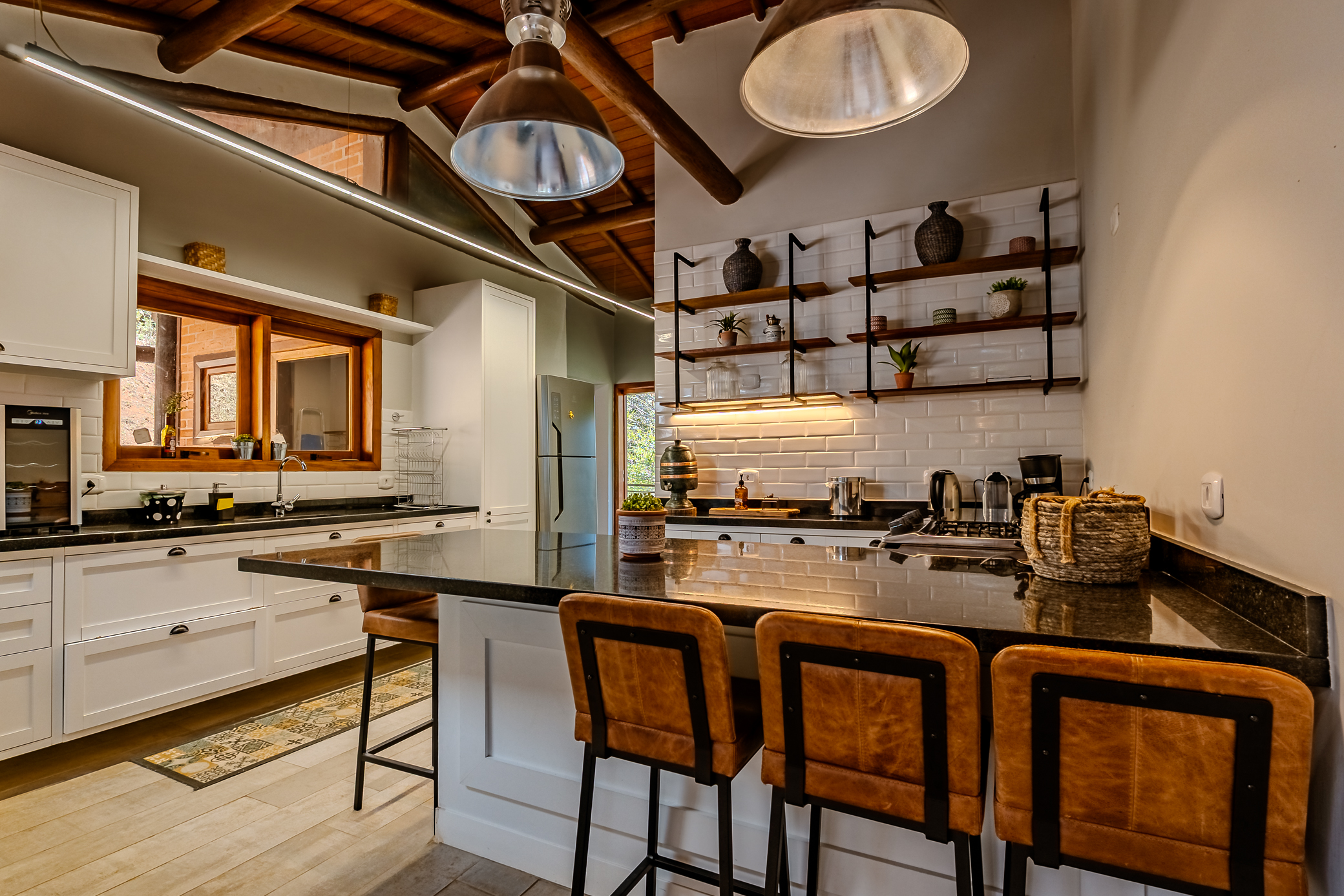 Casa à venda com 3 suítes no Condomínio Portal da Mantiqueira em Santo Antônio do Pinhal/SP.