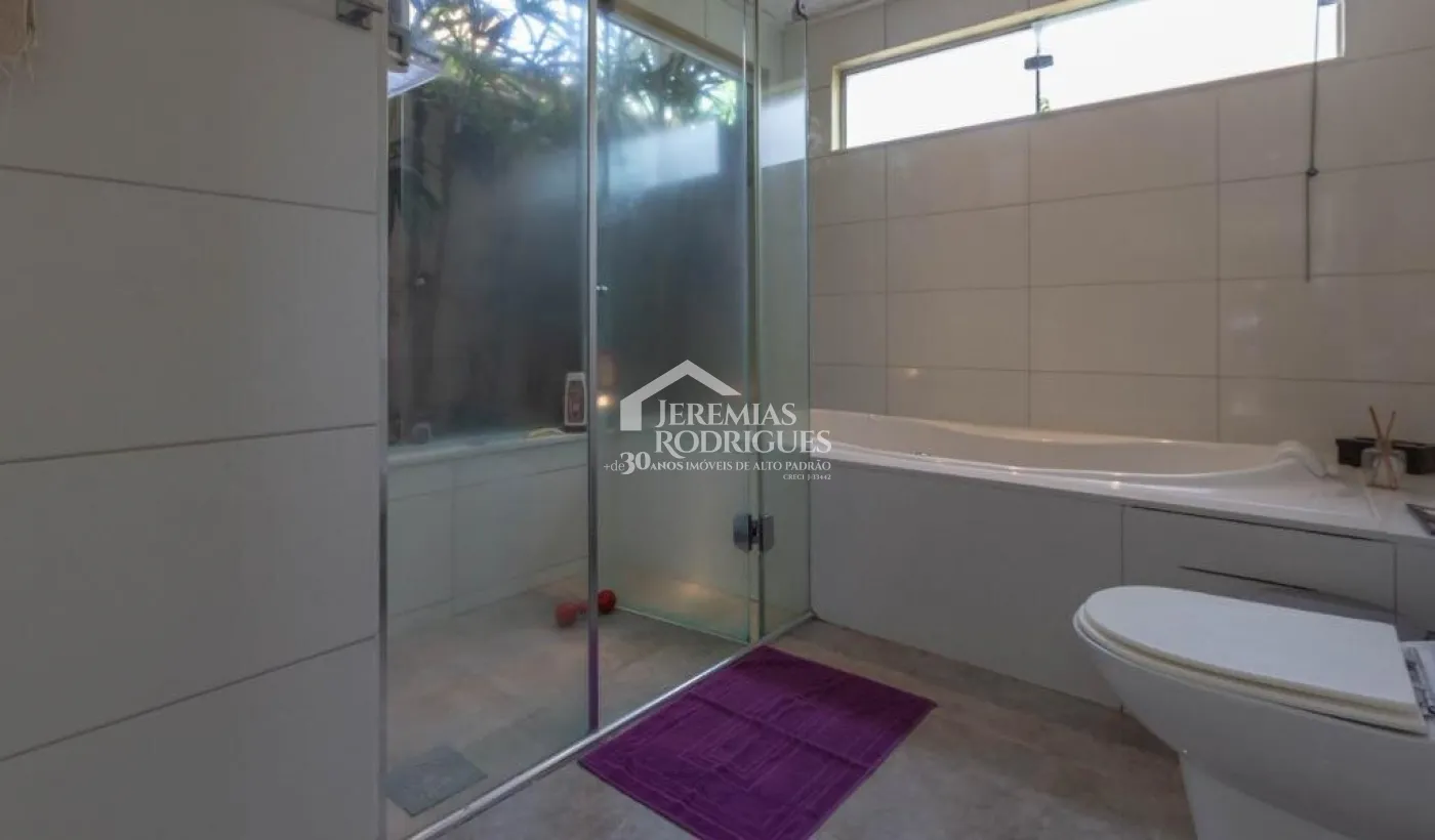 Casa para venda e locação com 4 suítes no Condomínio Chácaras Cataguá em Taubaté/SP