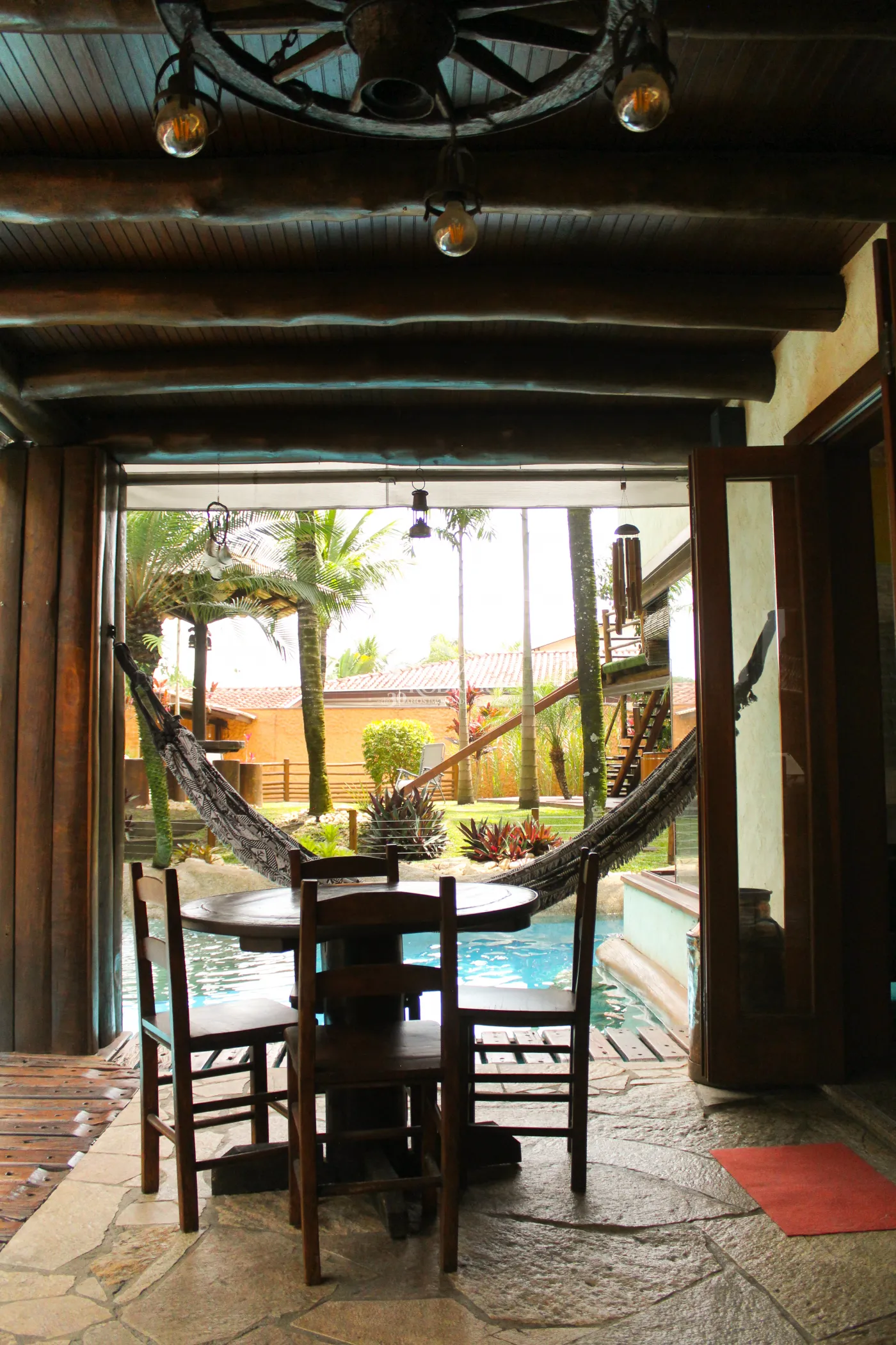 Casa para venda e locação com 5 dormitórios no Condomínio Taubaté Village em Taubaté/SP.