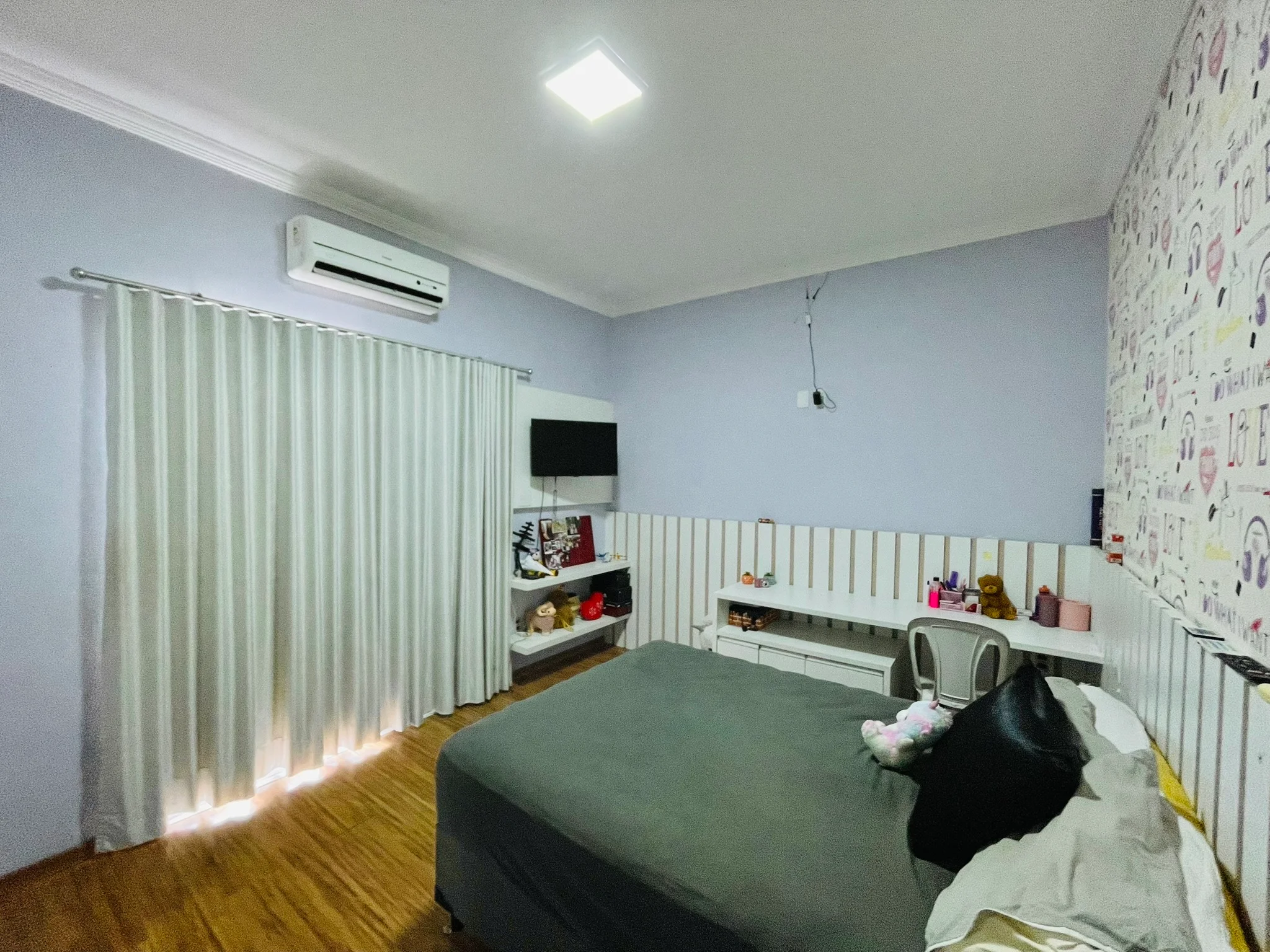 Casa à venda com 3 dormitórios no Condomínio Parque das Araucárias em Tremembé/SP. 