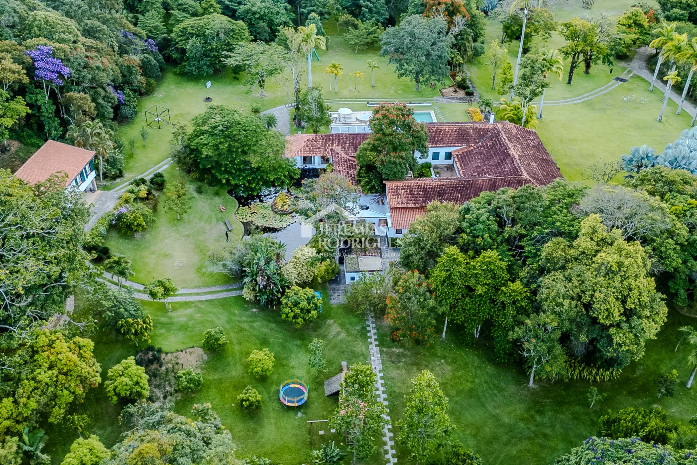 Fazenda à venda com 3.389.000,00 m² em Piraí/RJ.