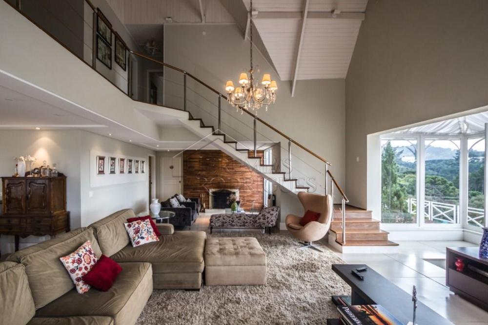 Casa à venda com 7 dormitórios no bairro Recanto das Araucárias em Campos do Jordão/SP.