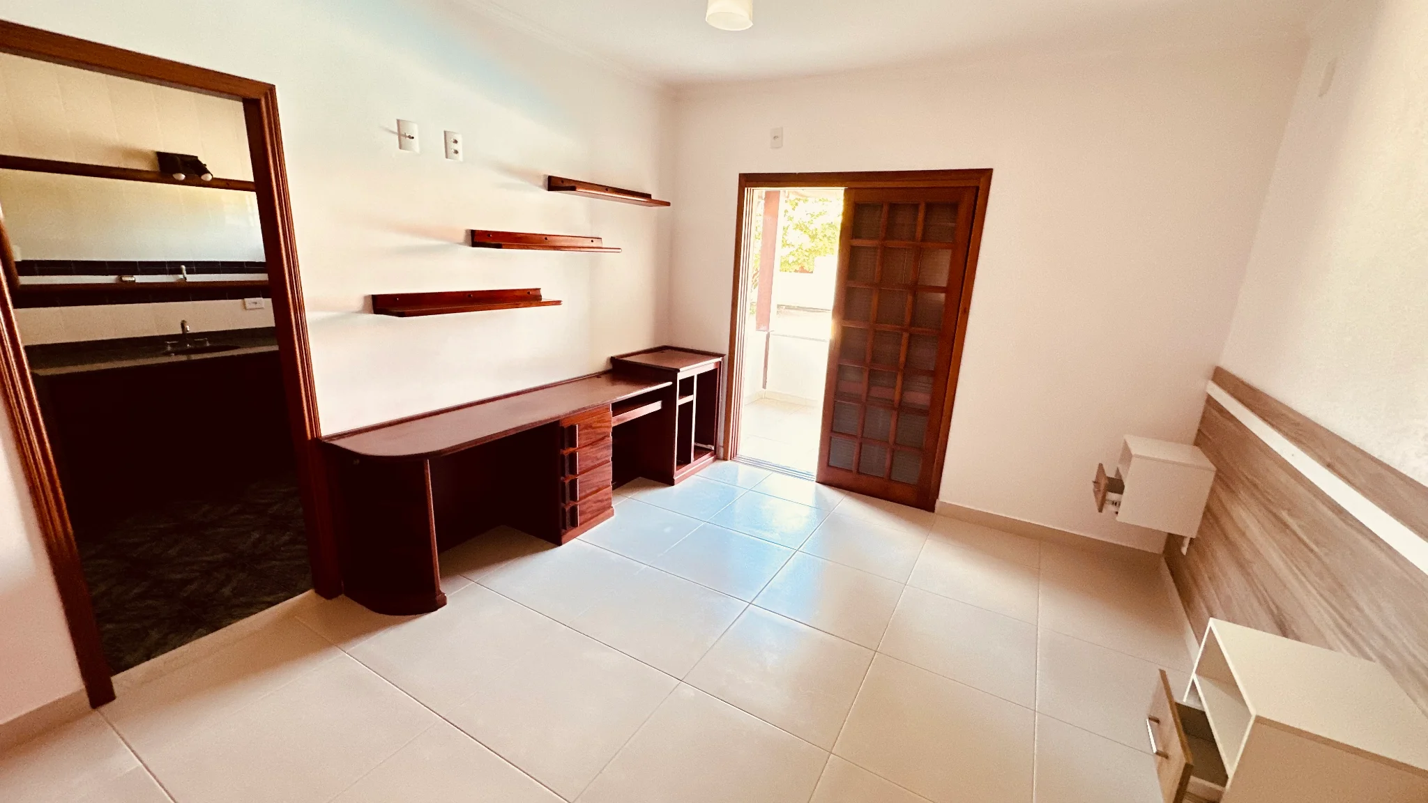 Casa com 6 dormitórios para locação no Condomínio Village Paineiras em Pindamonhangaba/SP