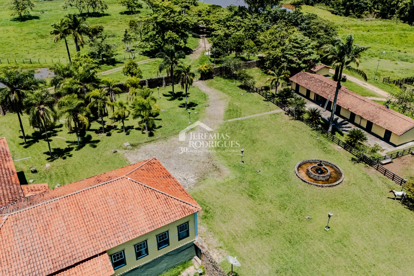 Fazenda à venda com 919,6 hectares em Cachoeira Paulista/SP.
