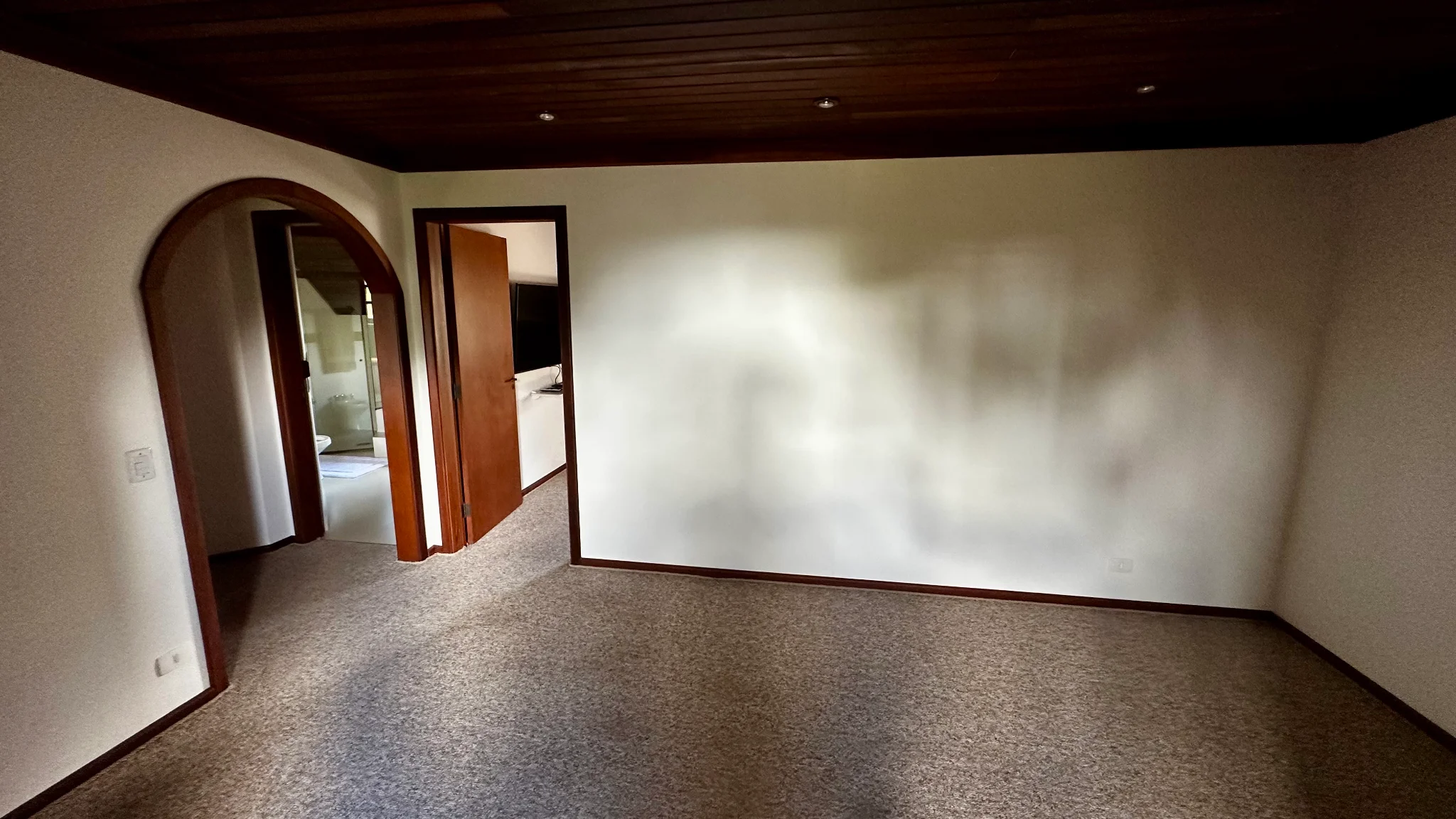 Casa para locação com 4 dormitórios no Condomínio SABAC em Campos do Jordão/SP. 