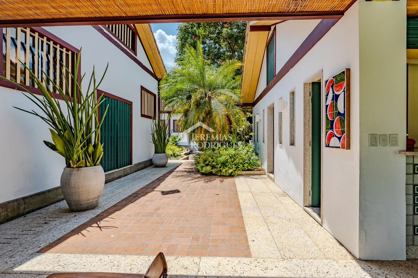 Fazenda à venda com 3.389.000,00 m² em Piraí/RJ.