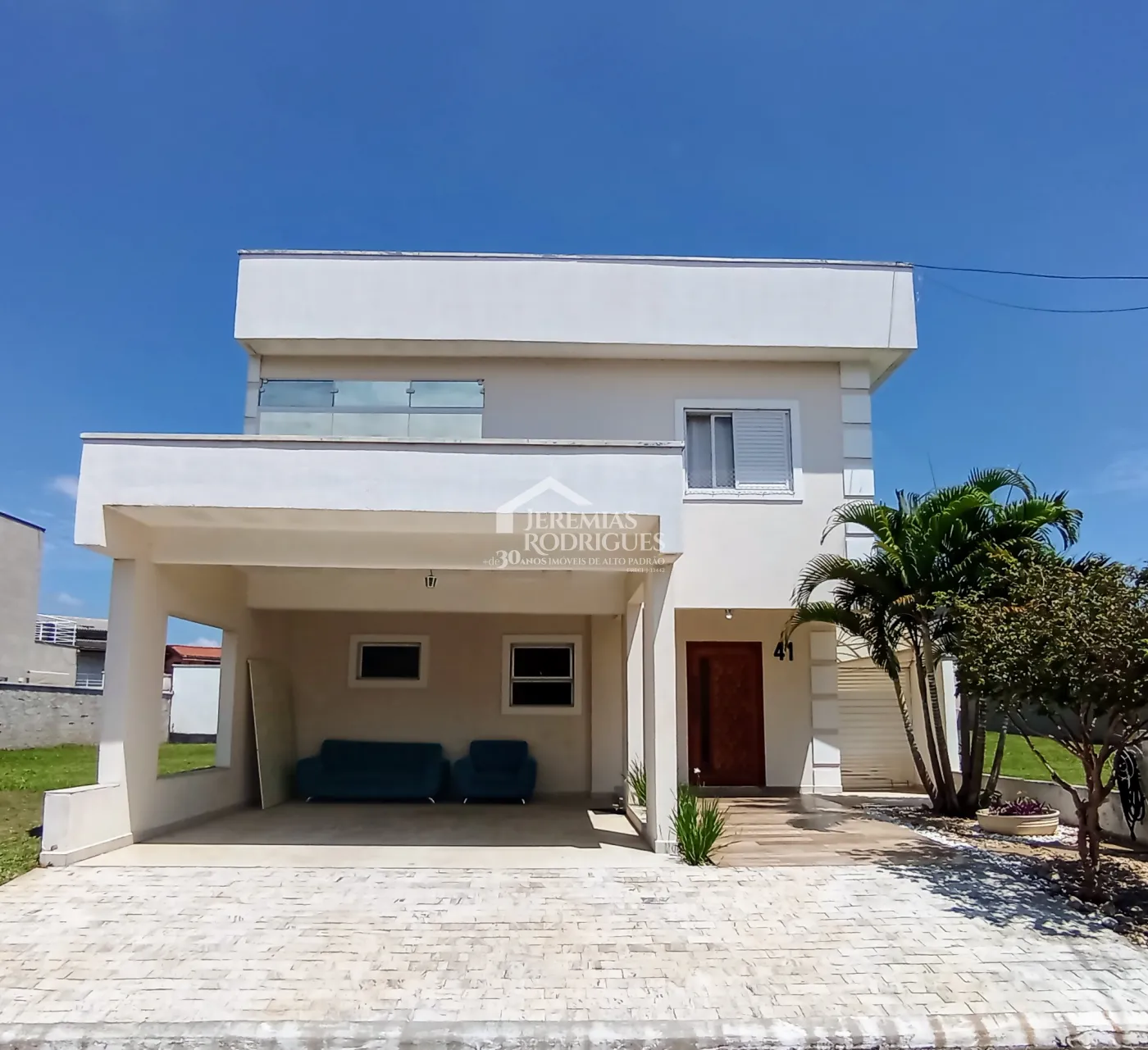 Casa assobradada com 3 suítes - Condomínio Jardim Oásis - Taubaté/SP.