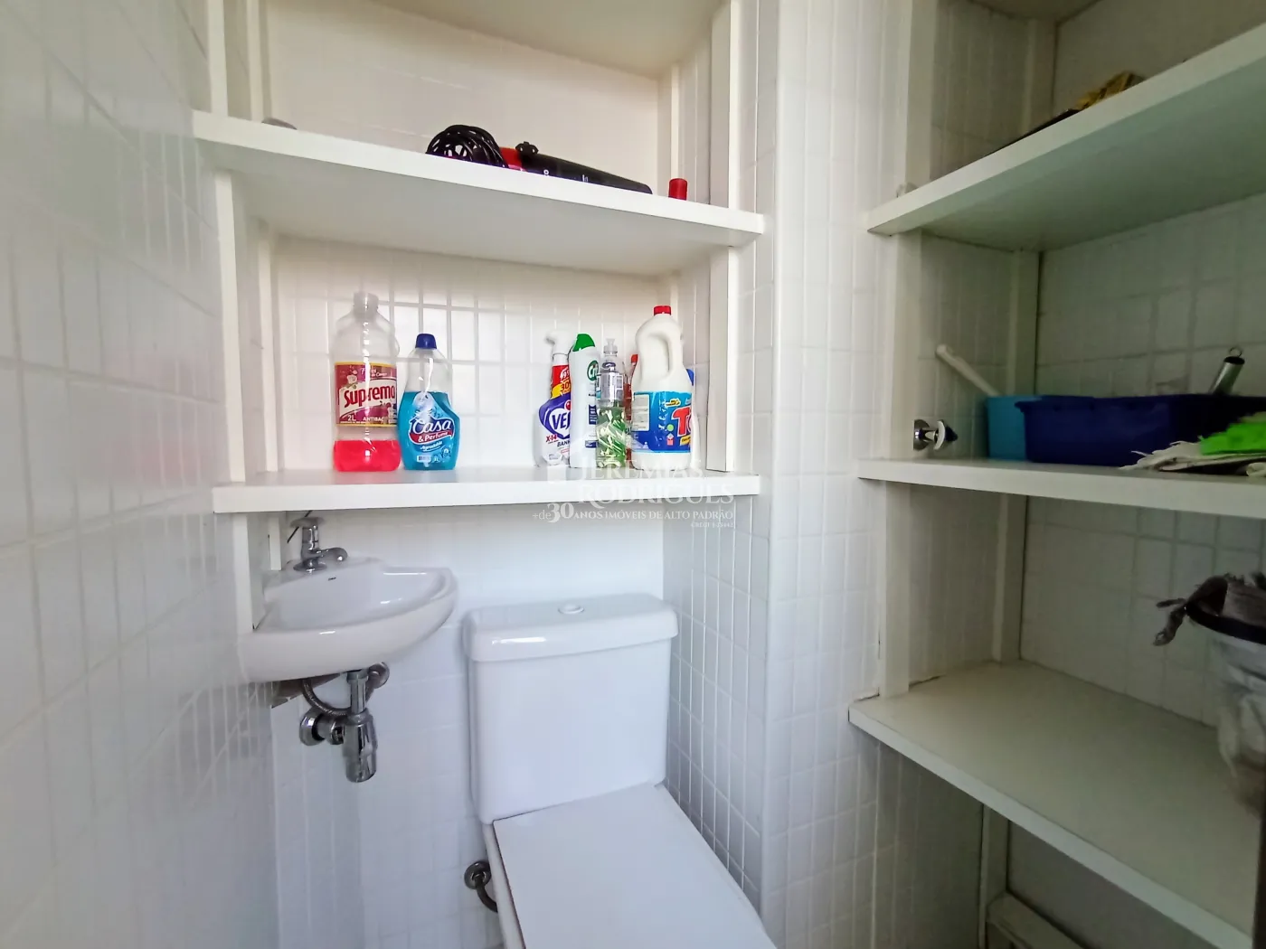 Apartamento duplex à venda com 3 dormitórios no Edifício Residencial Jabuticabeiras em Taubaté/SP