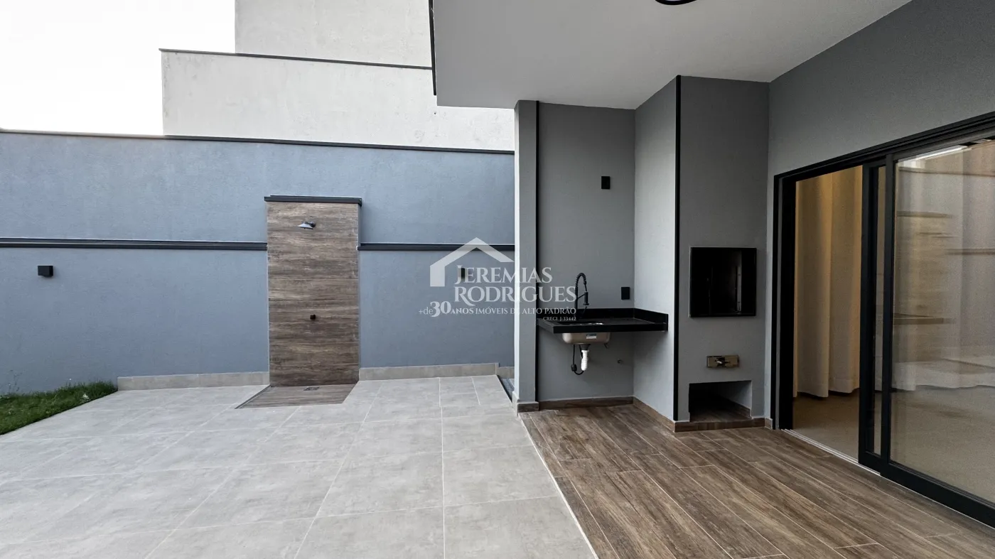 Casa para venda e locação com 3 dormitórios no Condomínio Reserva dos Lagos em Pindamonhangaba/SP.