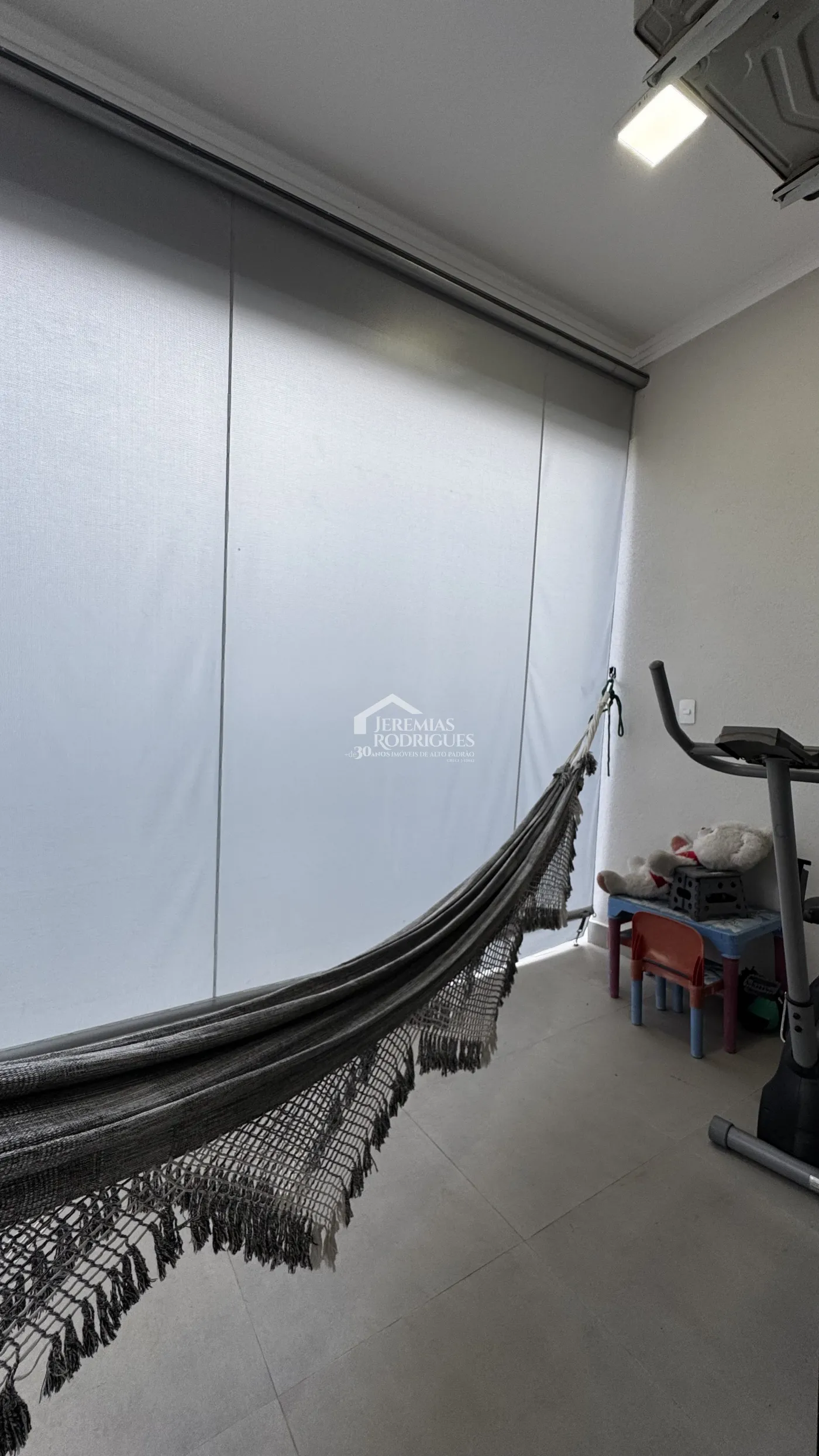 Casa à venda com3 suítes no Condomínio Reserva dos Lagos em Pindamonhangaba/SP.