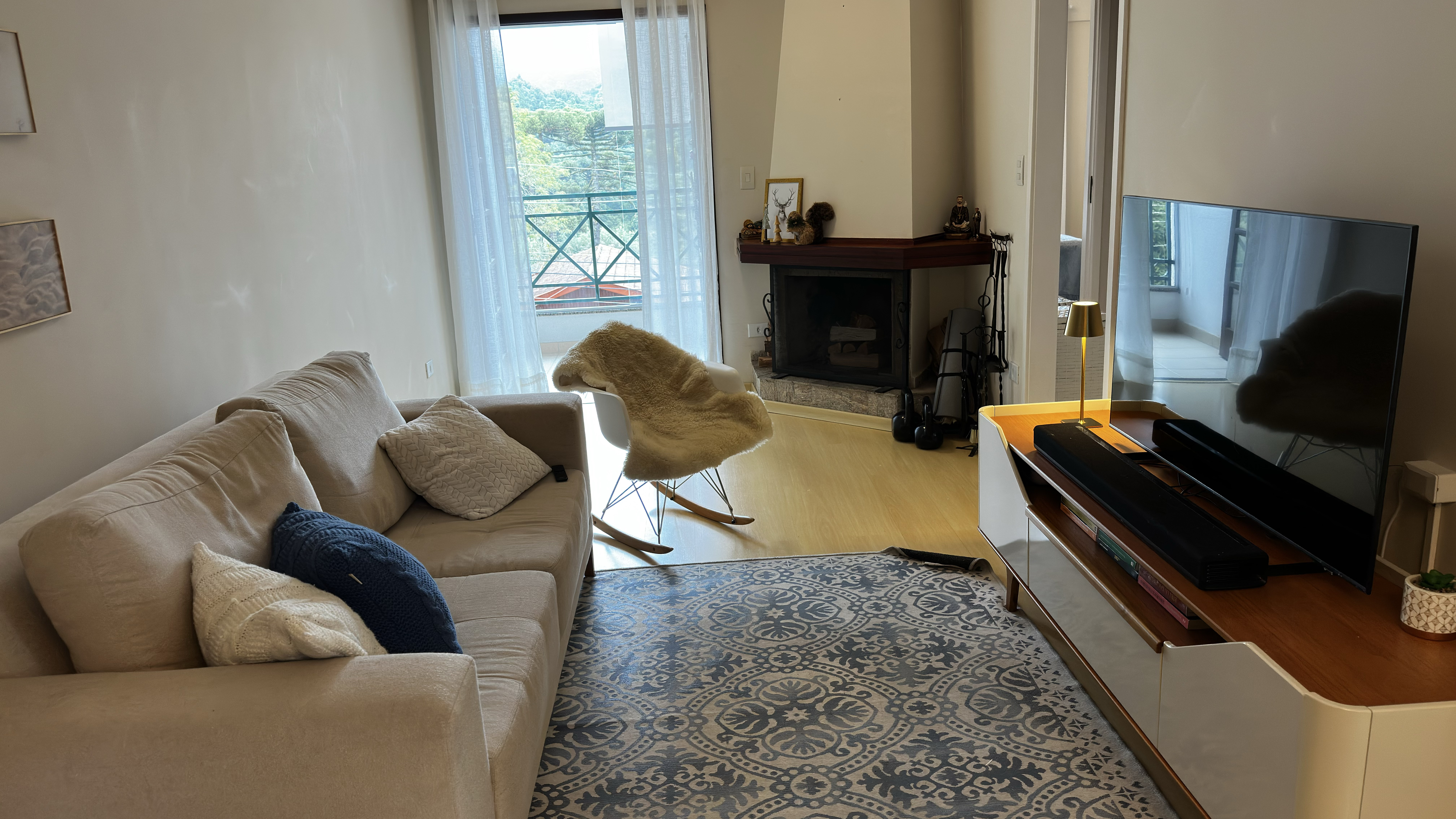 Apartamento à venda com 3 dormitórios, 87 m² no Capivari em Campos de Jordão/SP. 