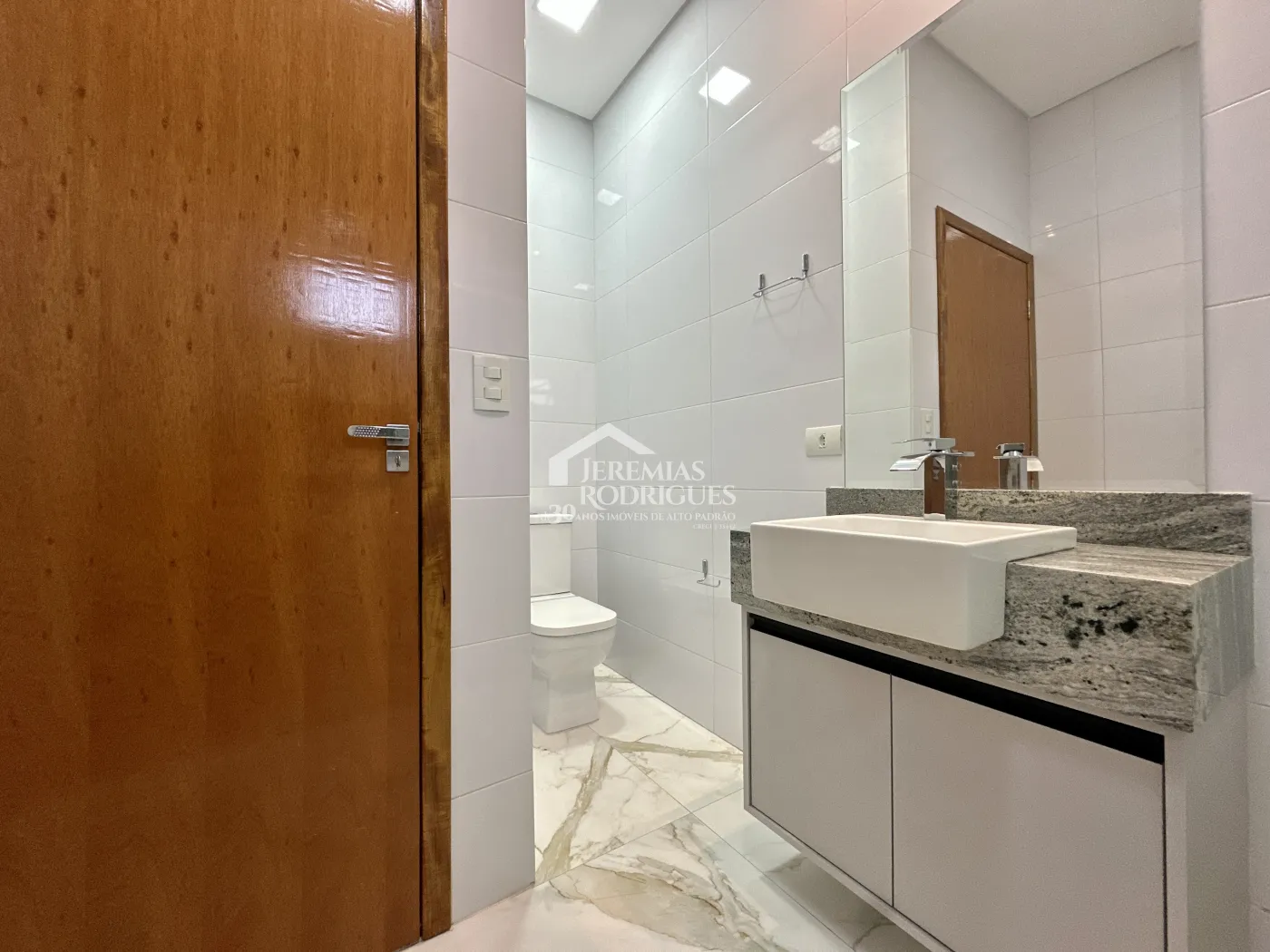 Casa com 3 dormitórios, 169,20 m² - Condomínio Ouro Ville - Taubaté/SP.