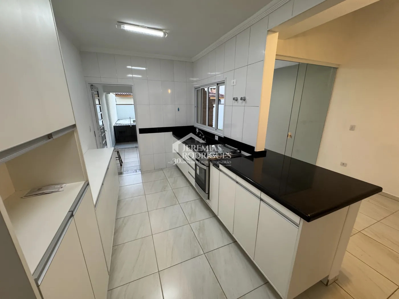 Casa para venda com 3 dormitórios no Condomínio Campos do Conde II Chamboard em Tremembé/SP