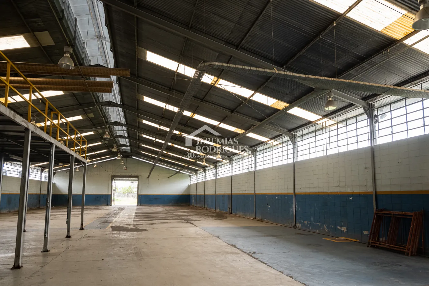 Área disponível para venda em Guaratinguetá.