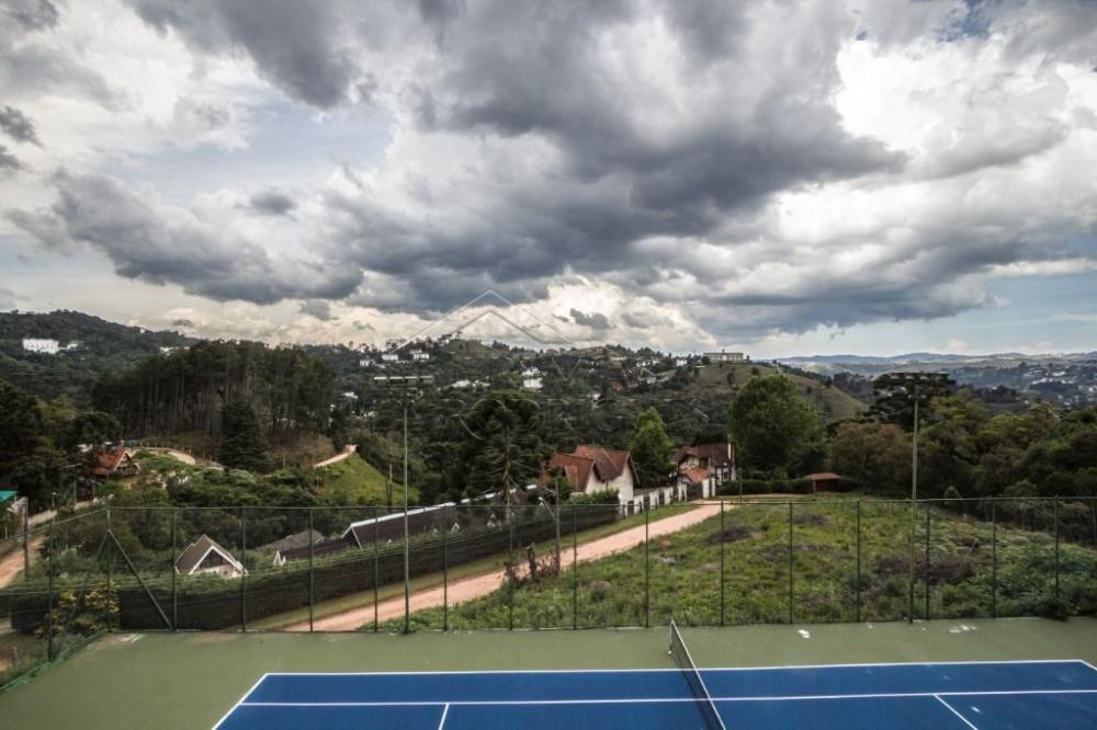 Casa à venda com 7 dormitórios no bairro Recanto das Araucárias em Campos do Jordão/SP.