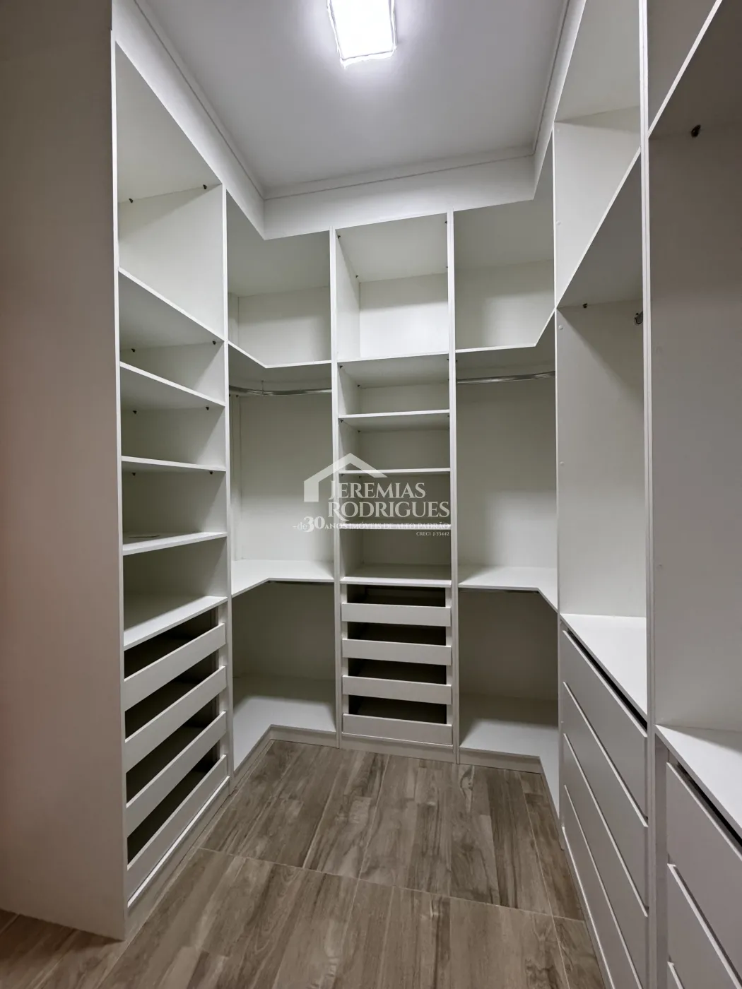 Casa com 3 dormitórios, 167 m² - Condomínio Pérola do Vale - Tremembé/SP.