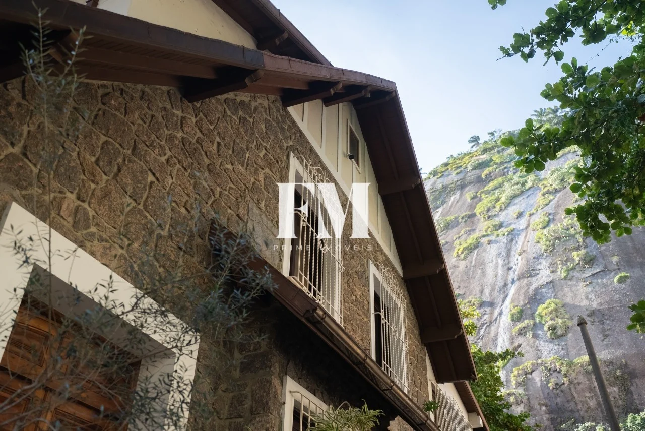Urca | Casa Clássica | 3 Quartos (1 Suíte) | 260m² Modernizada e Sem Condomínio - foto 2