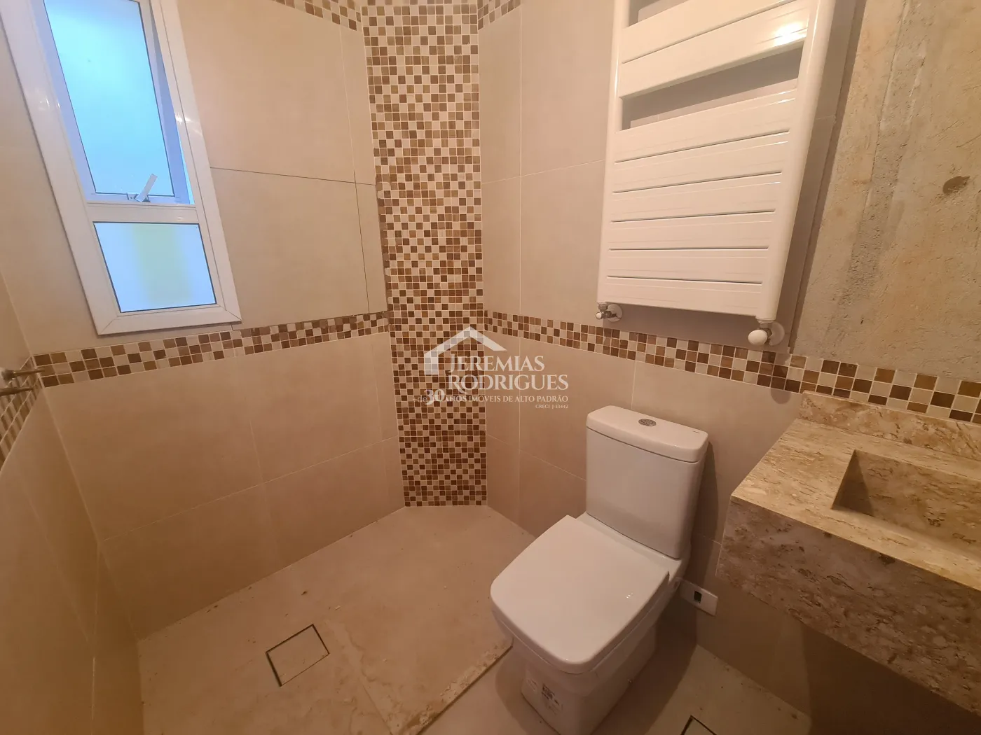 Apartamento para venda com 3 dormitórios no Condomínio Vila Americana em Campos do Jordão/SP