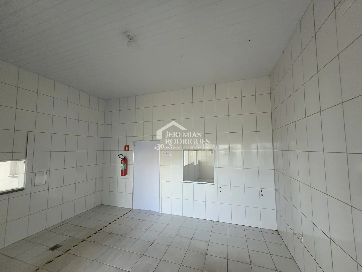 Cozinha industrial com 360 m² - Residencial Ouro Verde - Pindamonhangaba/SP.