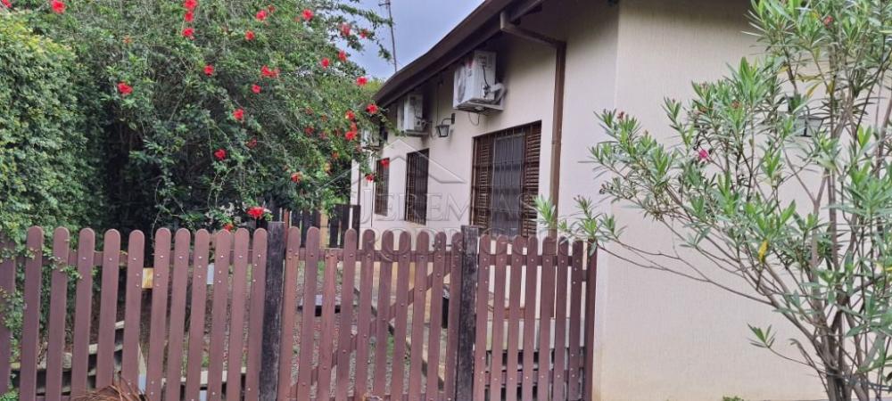 Chácara à venda com com 3 suítes no bairro Areão em Taubaté/SP. 