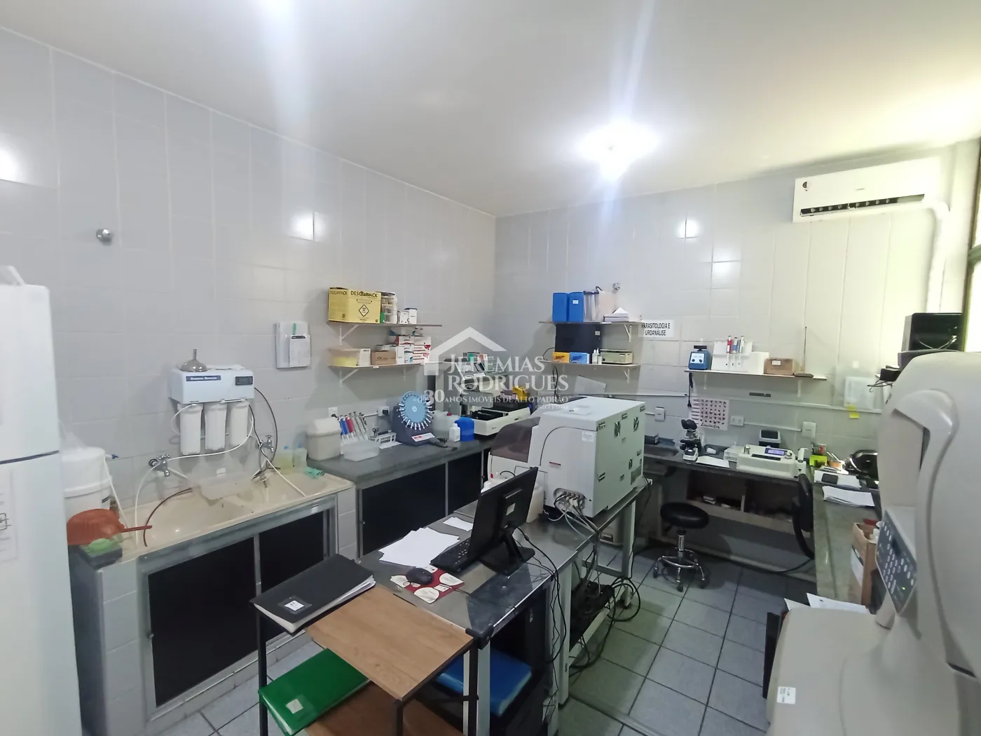 Ponto comercial para venda com 161 m² no bairro São Benedito em Pindamonhangaba/SP